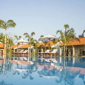Ong Lang Village Resort
